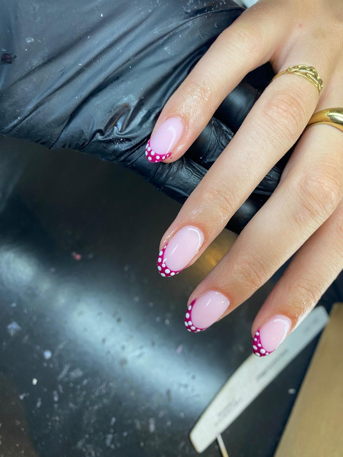 French tips met roze stippen